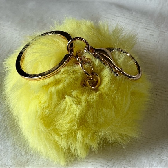 Faux Rabbit Fur Pompom Cannery Yellow Keychain Metal keyring Bag Accessory - Picture 6 of 8
